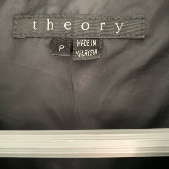 Theory black down jacket size P - Picture 3 of 4